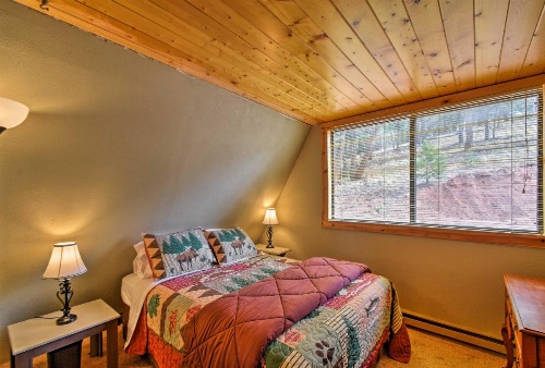A-Frame Cabin with Mtn Views - 4 Mi to Cripple Creek! image 7